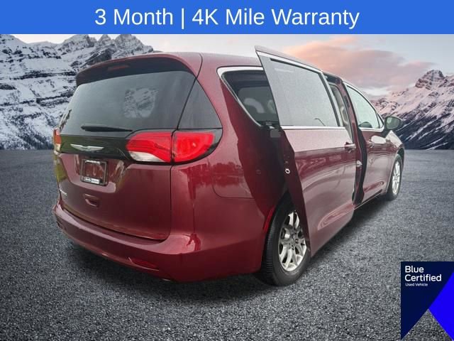 Used 2023 Chrysler Voyager LX FWD image 9
