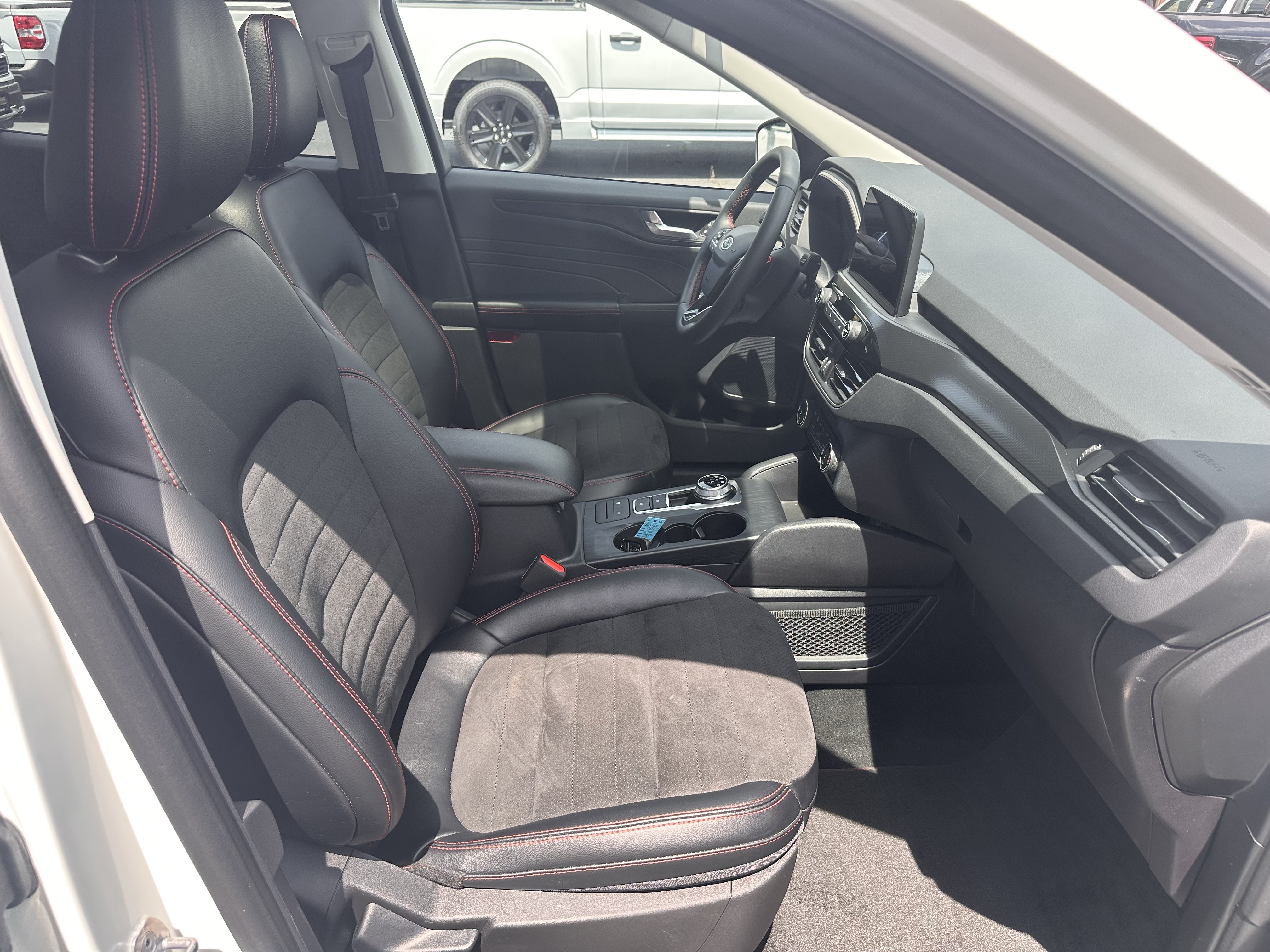 Certified 2022 Ford Escape SEL w/ SEL Stealth AWD Package image 14