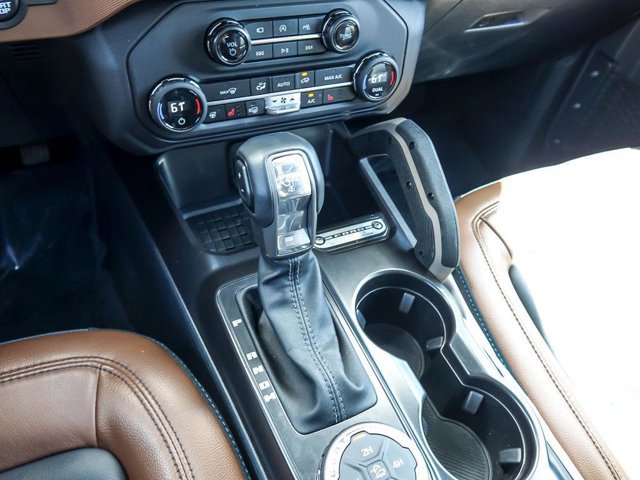 Certified 2024 Ford Bronco Outer Banks w/ Sasquatch Package AWD/4WD image 23