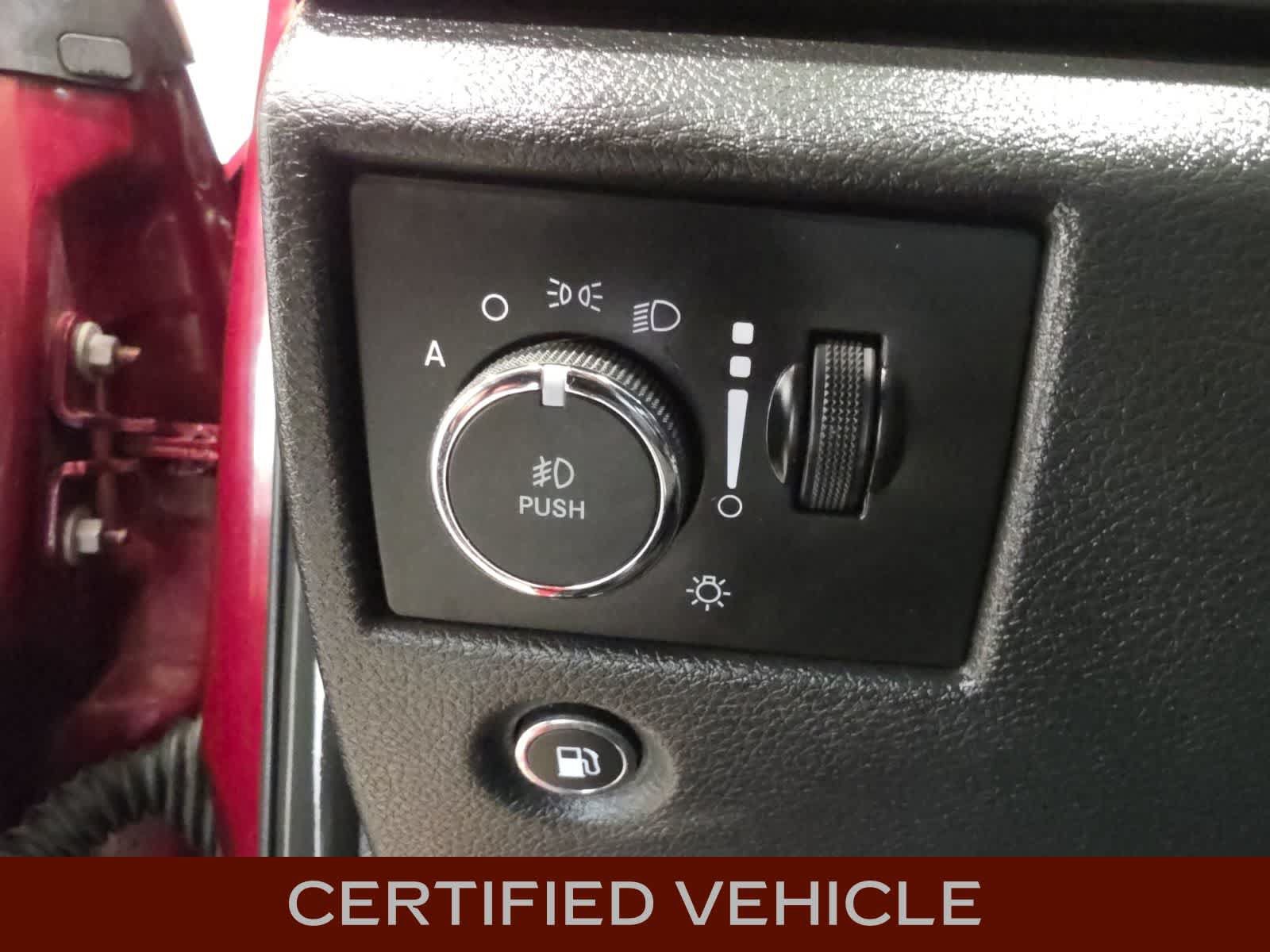 Used 2019 Jeep Grand Cherokee Altitude AWD/4WD image 21