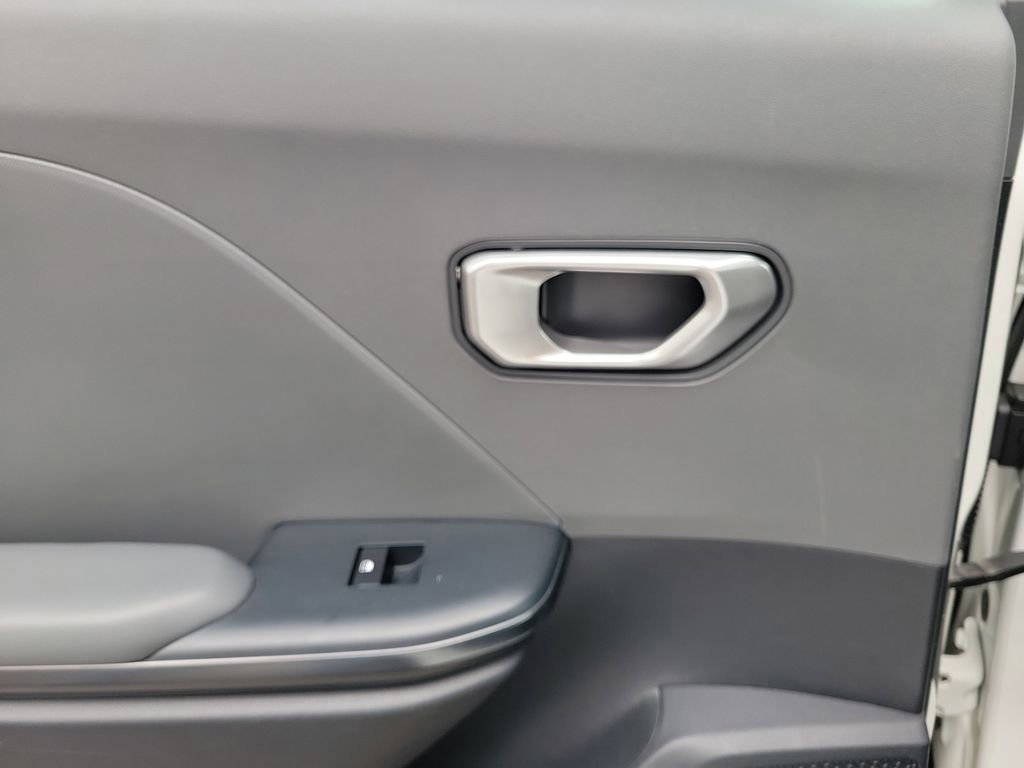 Used 2025 Kia K4 LXS image 15