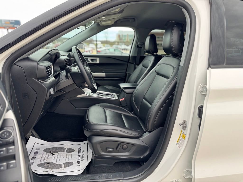 Certified 2023 Ford Explorer XLT w/ Equipment Group 202A AWD/4WD image 12