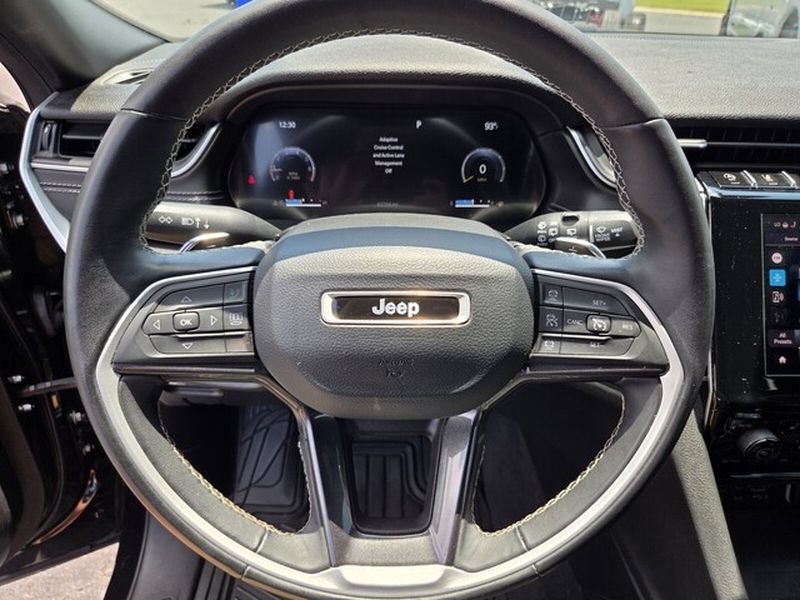 Used 2022 Jeep Grand Cherokee Altitude RWD image 25