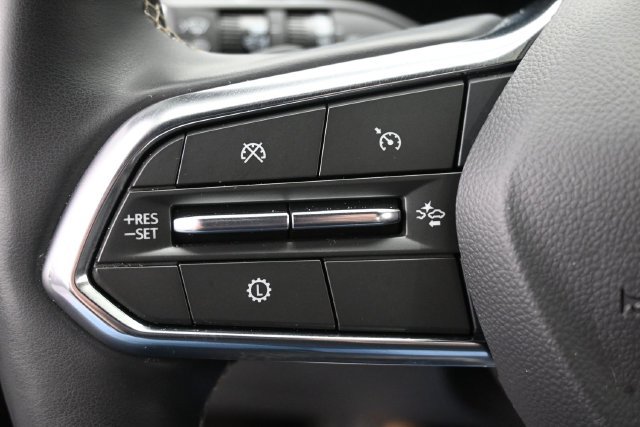 Used 2025 Chevrolet Traverse LT AWD/4WD image 19