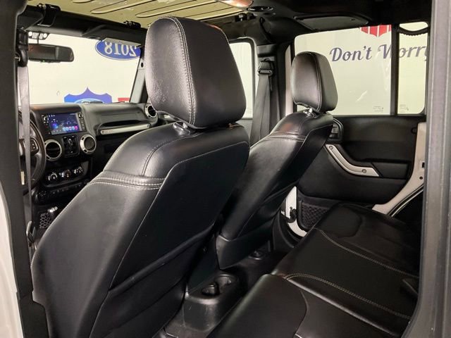Used 2018 Jeep Wrangler Unlimited Sahara w/ Connectivity Group image 15