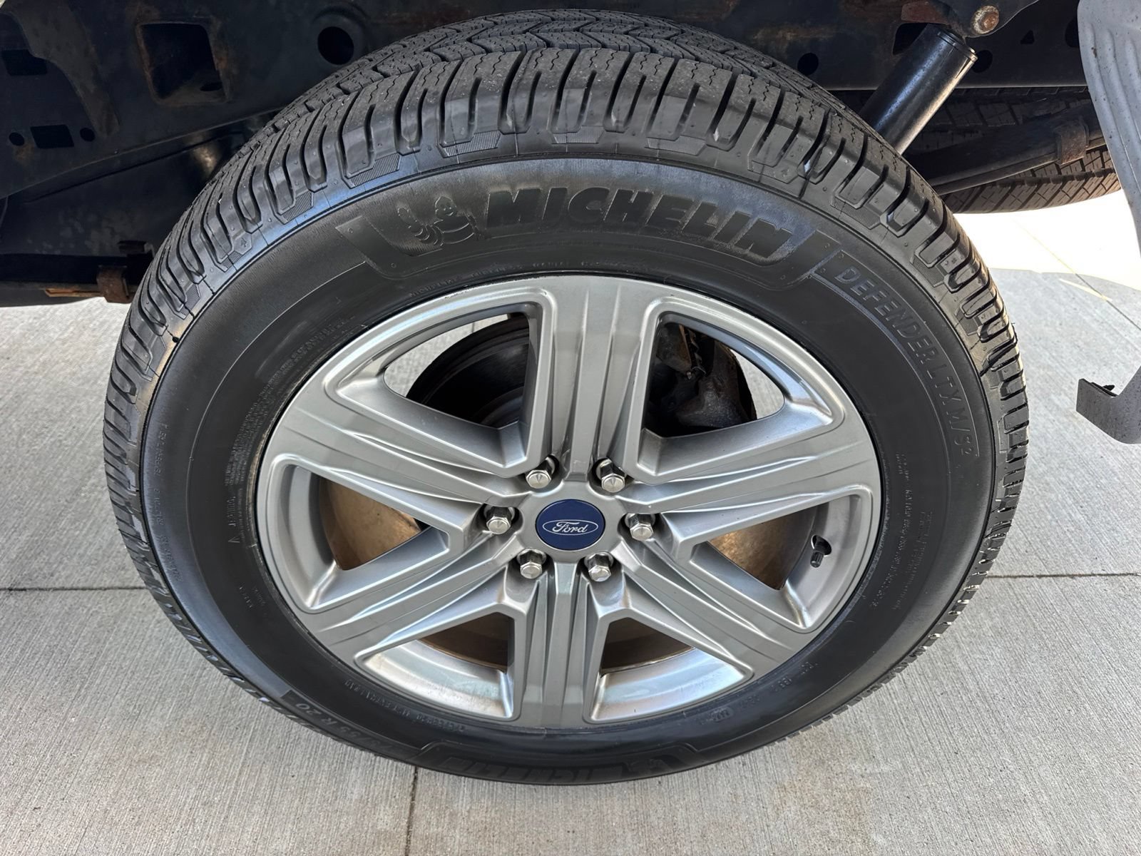Certified 2019 Ford F150 Lariat w/ Equipment Group 502A Luxury AWD/4WD image 20