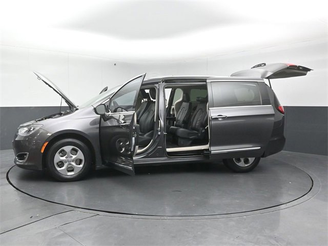 Used 2017 Chrysler Pacifica Touring-L Plus image 53