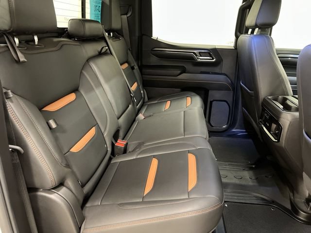 Used 2024 GMC Sierra 1500 AT4 w/ Technology Package AWD/4WD image 7