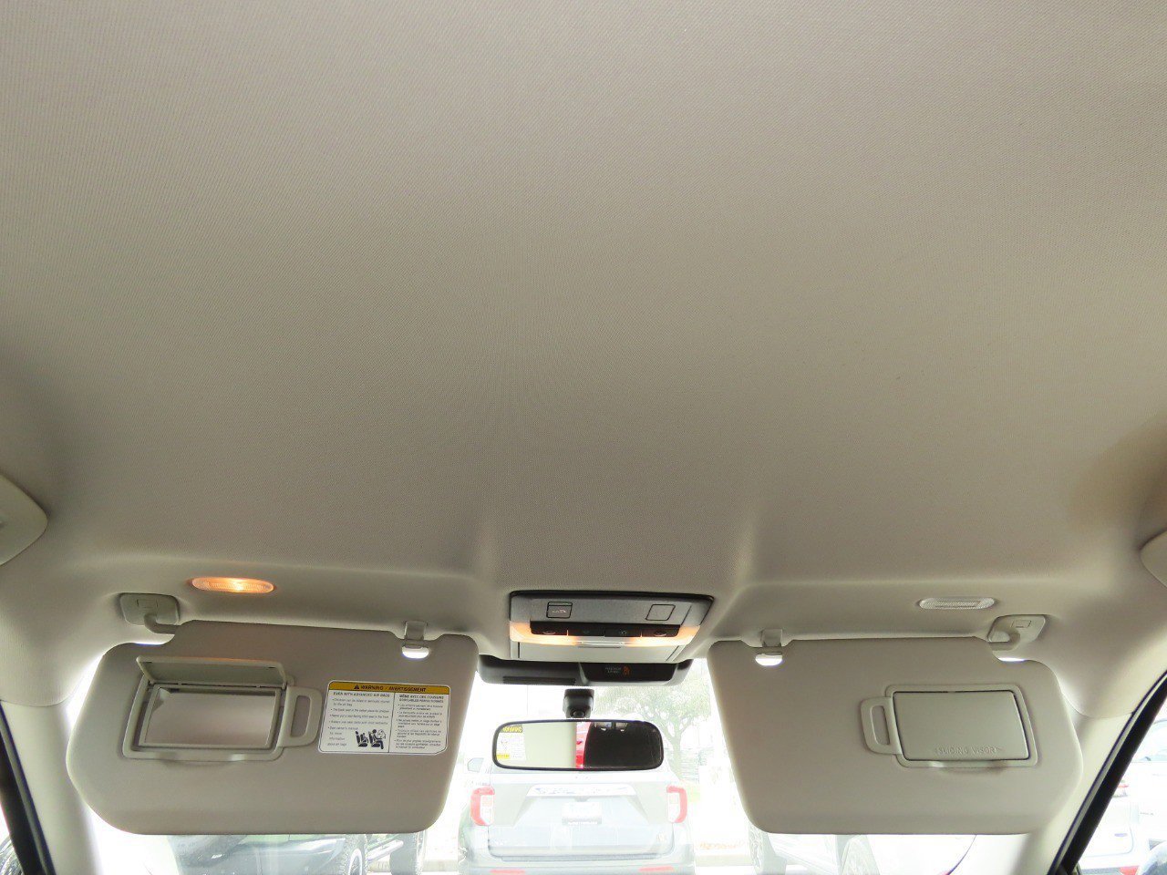 Used 2024 Mitsubishi Outlander ES image 22