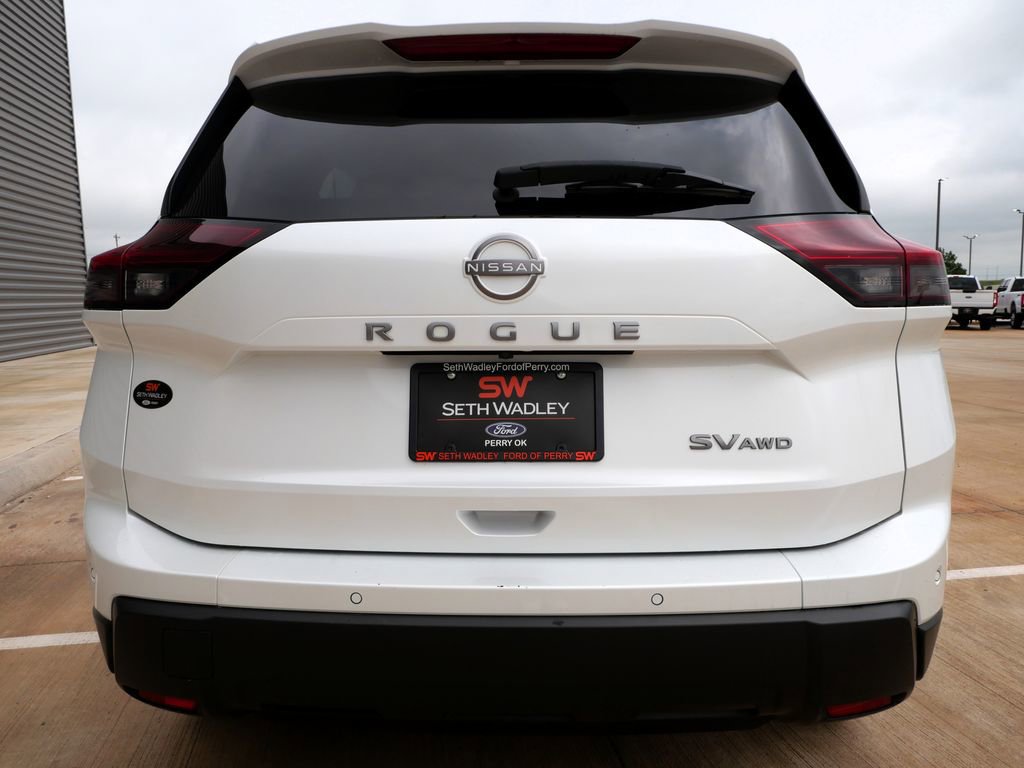 Used 2024 Nissan Rogue SV AWD/4WD image 5