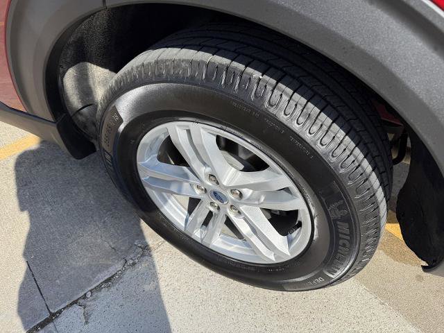 Certified 2022 Ford Explorer XLT w/ Equipment Group 202A image 6