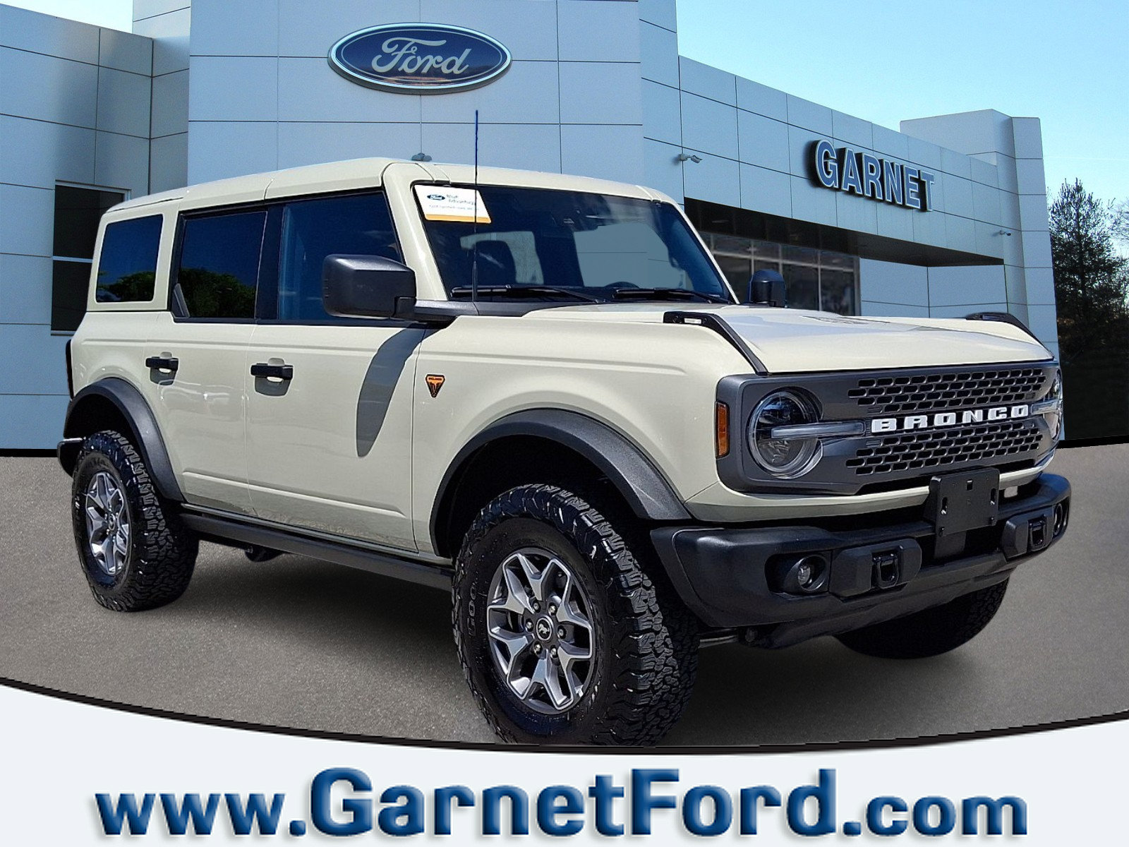 Certified 2025 Ford Bronco Badlands AWD/4WD image 1