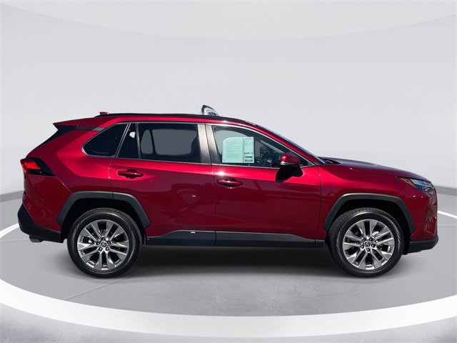 Used 2022 Toyota RAV4 XLE Premium image 2