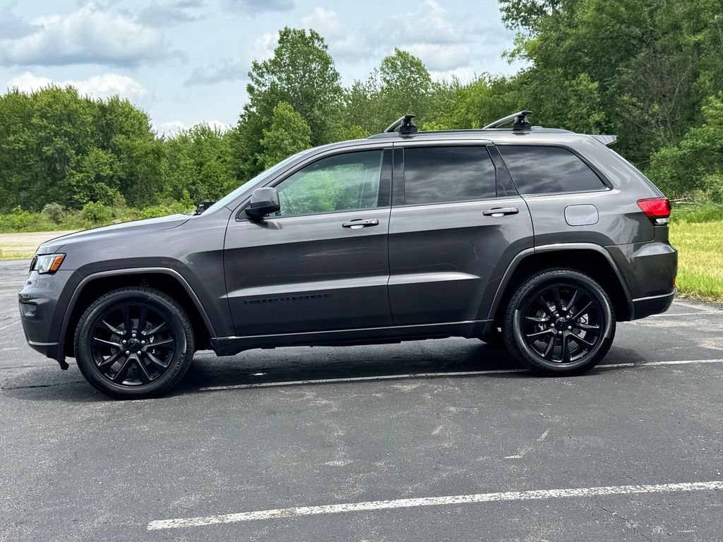Used 2020 Jeep Grand Cherokee Altitude AWD/4WD image 8