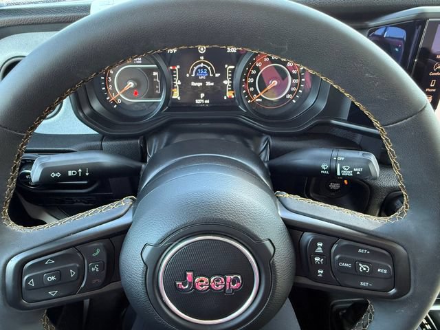 Used 2025 Jeep Gladiator Sport AWD/4WD image 18