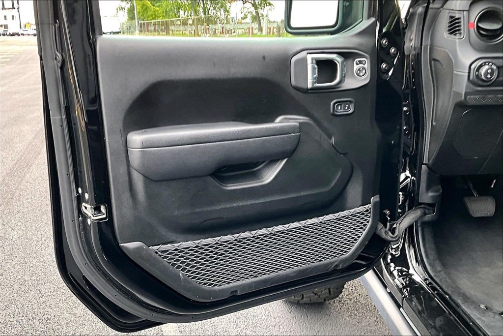 Used 2026 Jeep Gladiator Rubicon w/ Steel Power Dome Hood Package AWD/4WD image 21