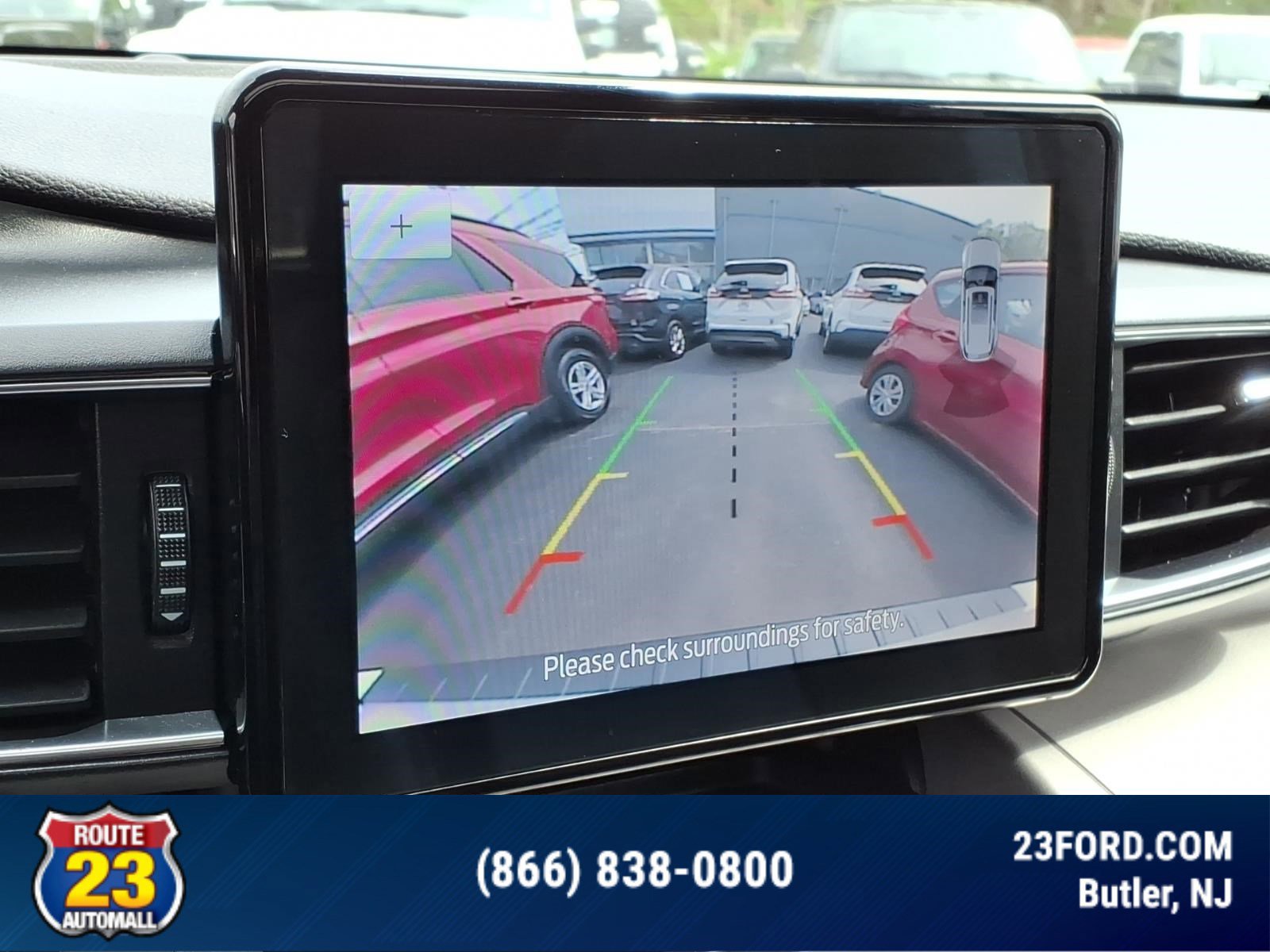 Certified 2022 Ford Explorer XLT w/ Equipment Group 202A AWD/4WD image 17