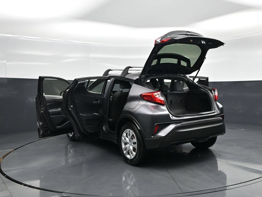 Used 2020 Toyota C-HR LE FWD image 28