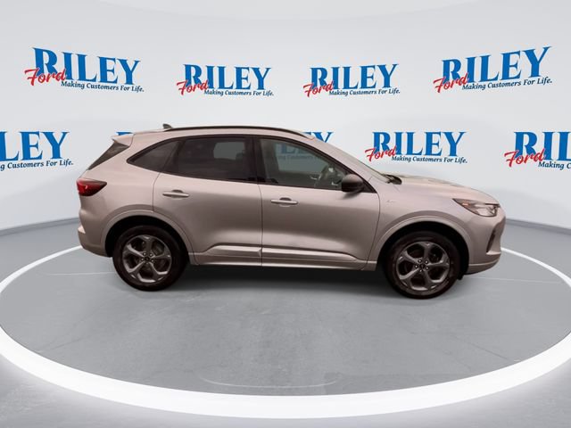 Certified 2024 Ford Escape ST-Line w/ Tech Pack #1 AWD/4WD image 10