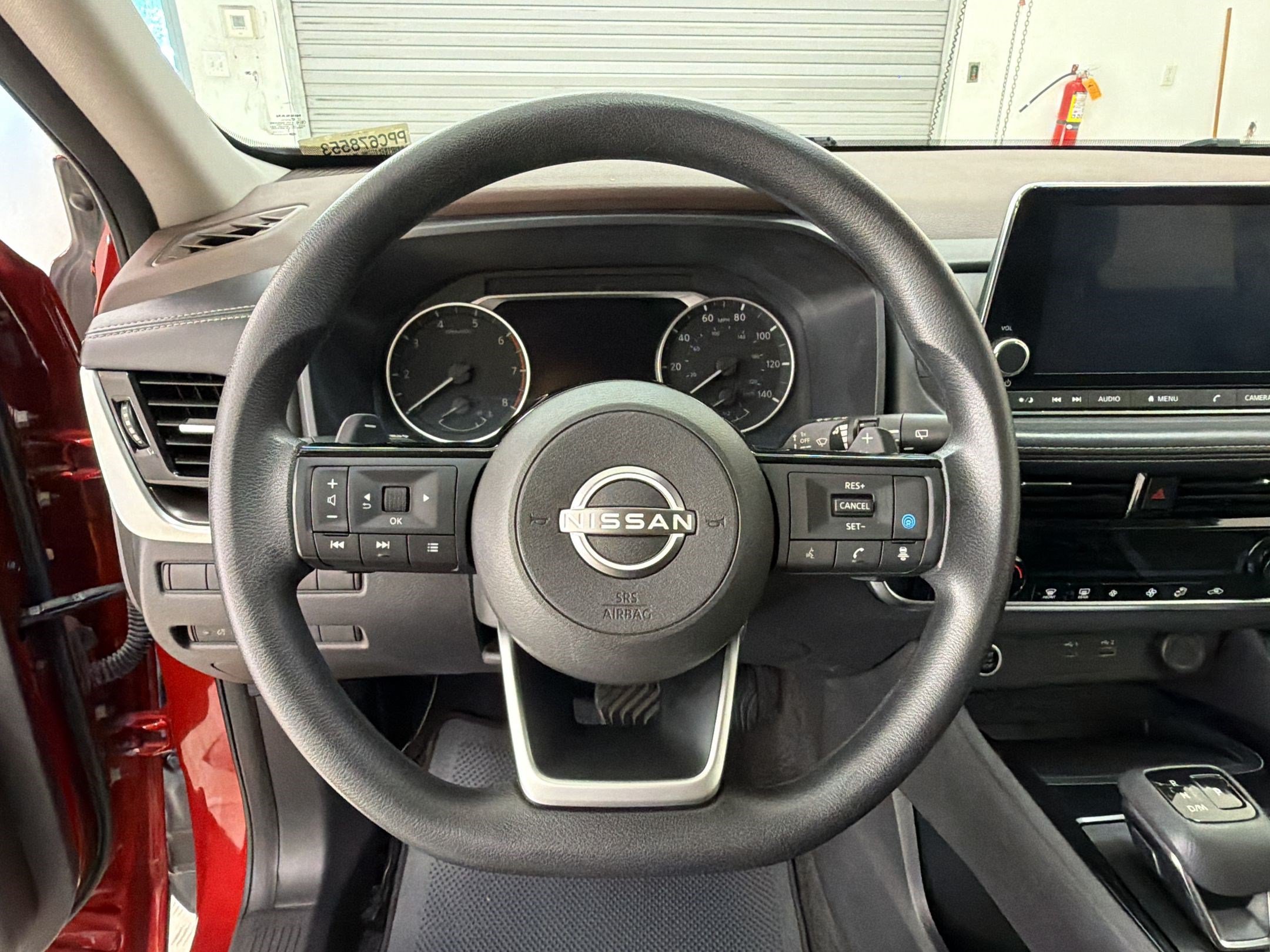 Used 2023 Nissan Rogue SV FWD image 11