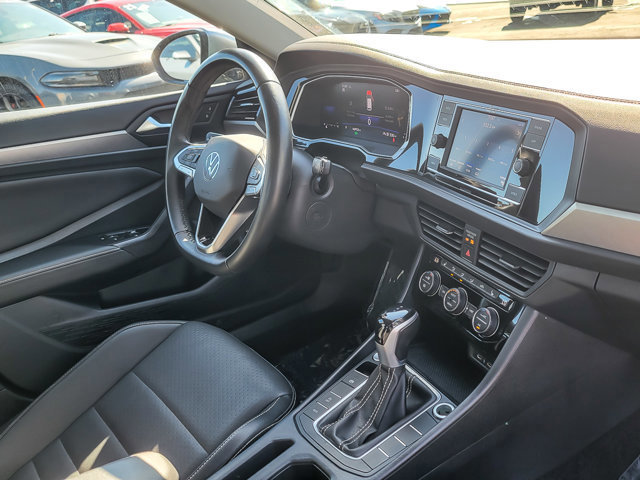Used 2024 Volkswagen Jetta SE image 21