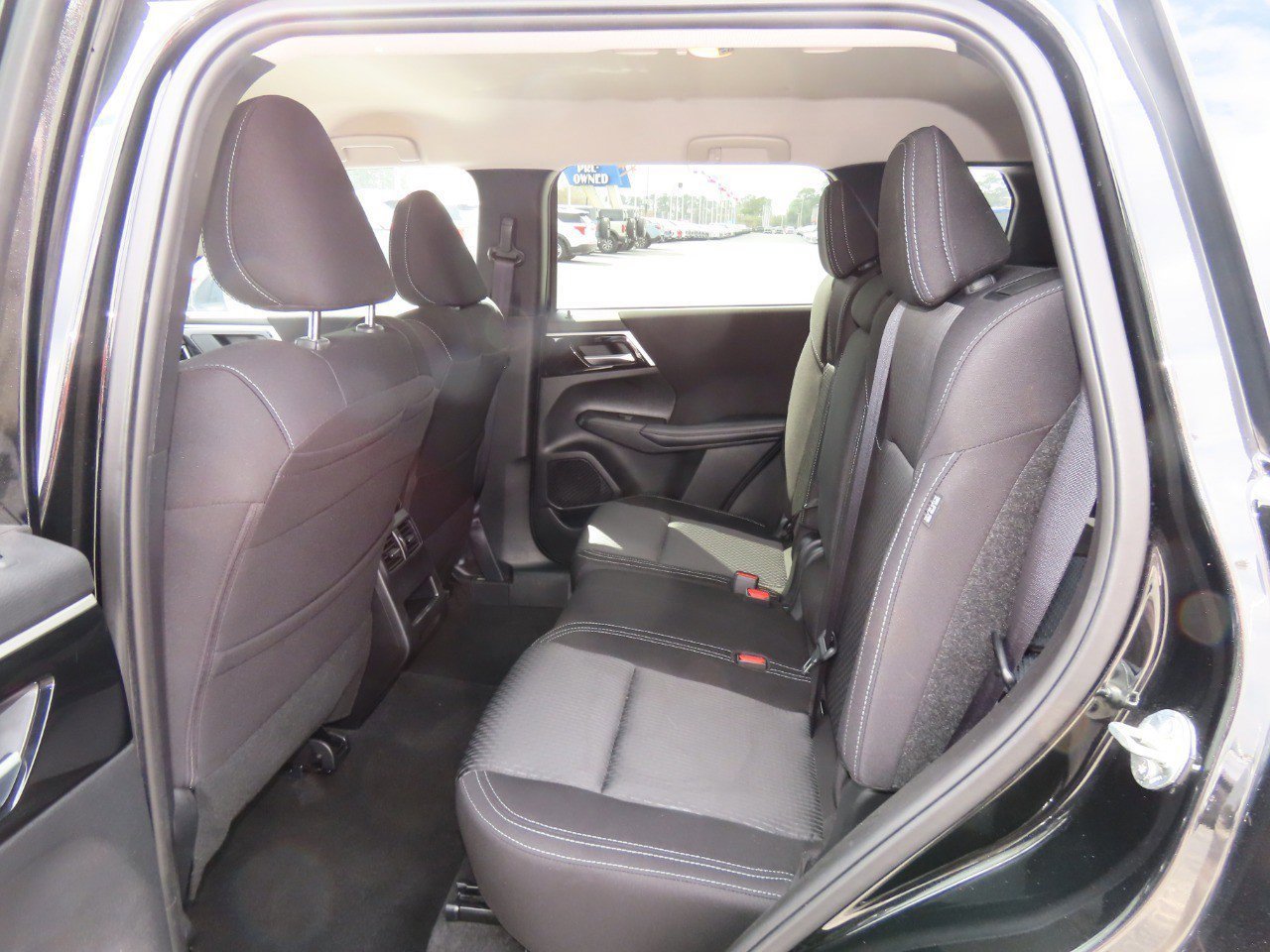 Used 2024 Mitsubishi Outlander ES image 20