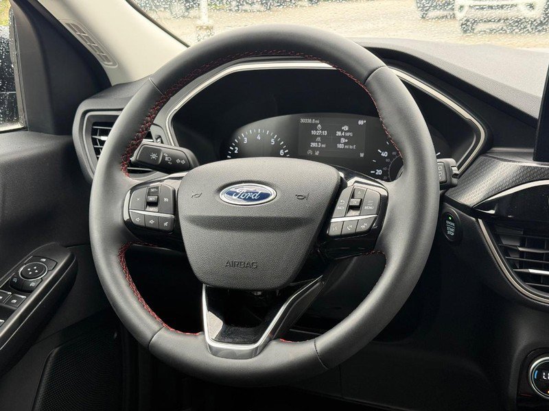 Certified 2021 Ford Escape SEL w/ SEL Stealth AWD Package image 17
