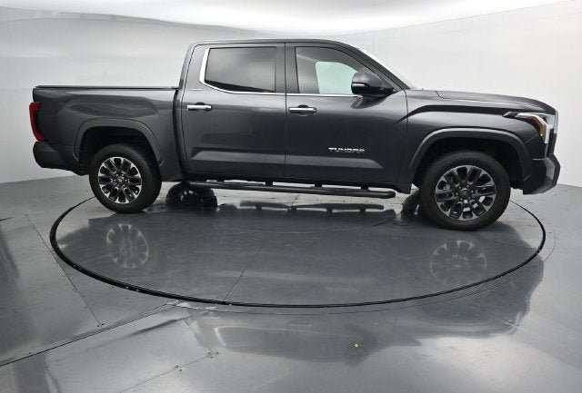 Used 2025 Toyota Tundra Limited AWD/4WD image 12