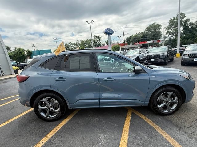 Certified 2023 Ford Escape ST-Line w/ Tech Pack #1 AWD/4WD image 10