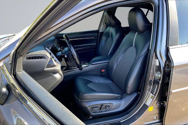 Used 2019 Toyota Camry SE FWD image 25