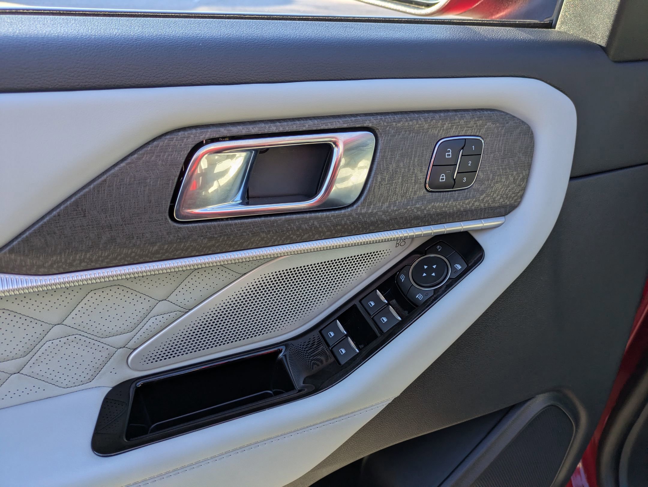 Certified 2025 Ford Explorer Platinum w/ Ultimate Package image 16