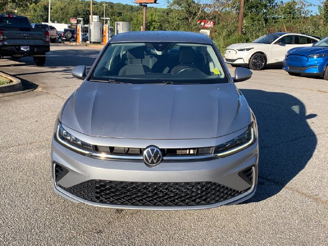Used 2025 Volkswagen Jetta S FWD image 2
