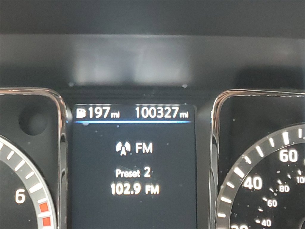 Used 2019 Nissan Titan SV image 19