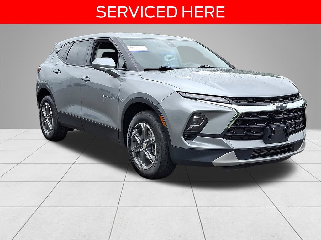 Used 2023 Chevrolet Blazer LT w/ Driver Confidence Package AWD/4WD image 3