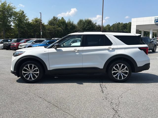 Certified 2025 Ford Explorer ST-Line AWD/4WD image 4