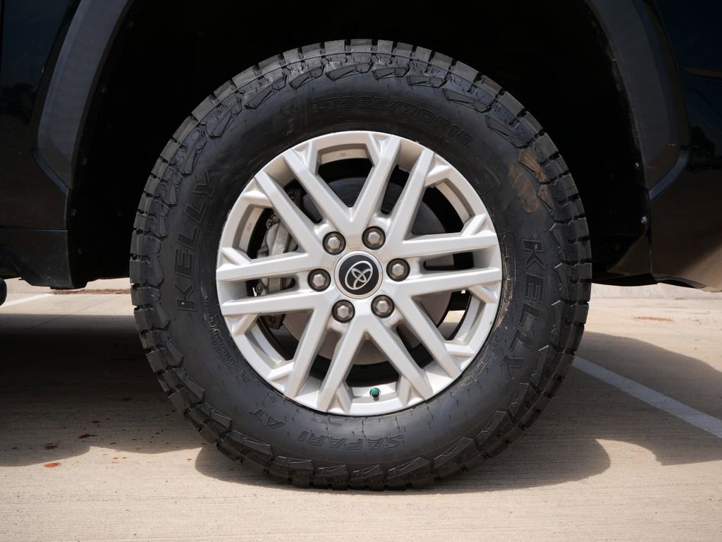 Used 2022 Toyota Tundra SR5 AWD/4WD image 8