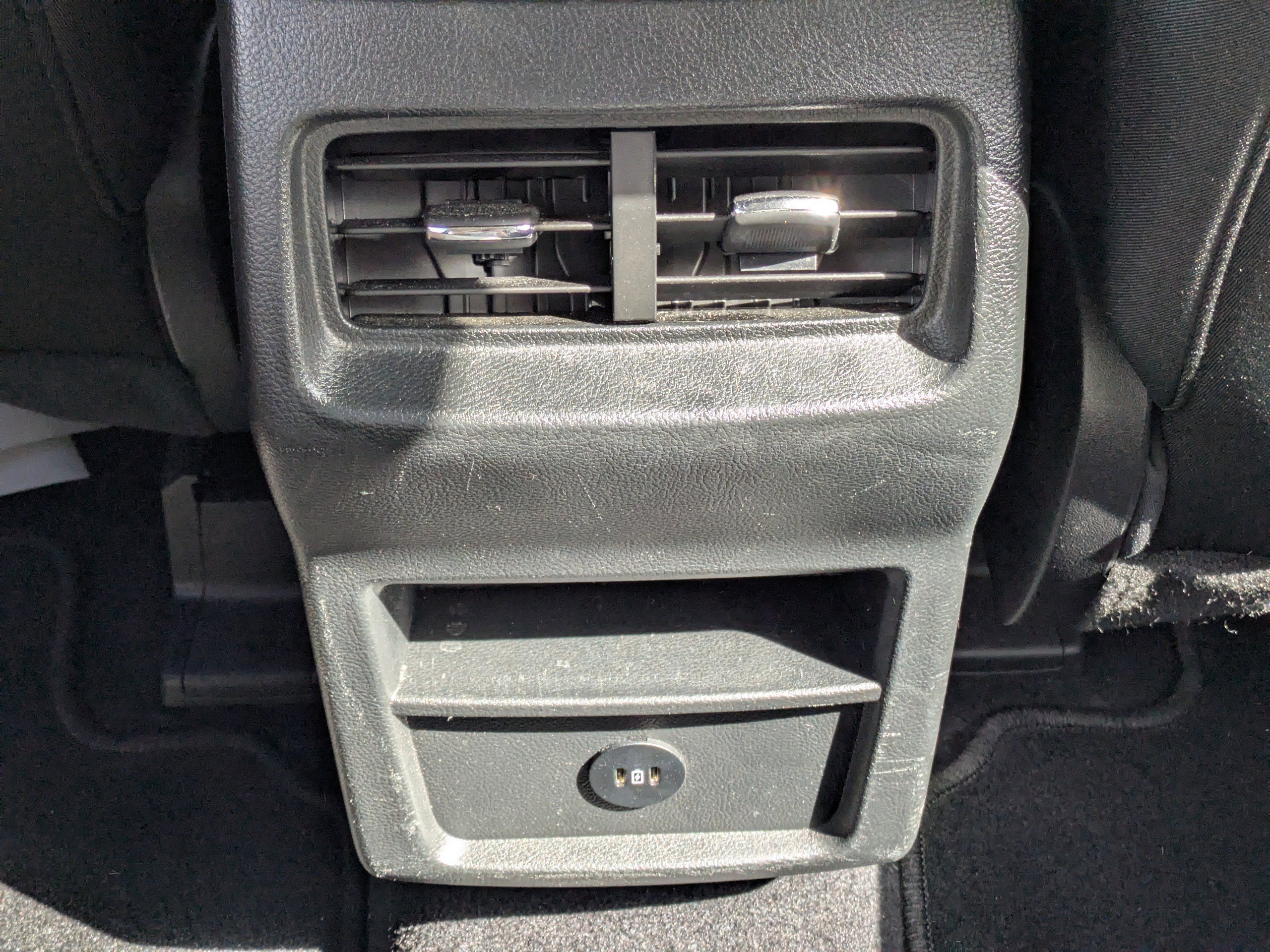 Certified 2023 Ford Edge SE w/ Black Appearance Package image 13