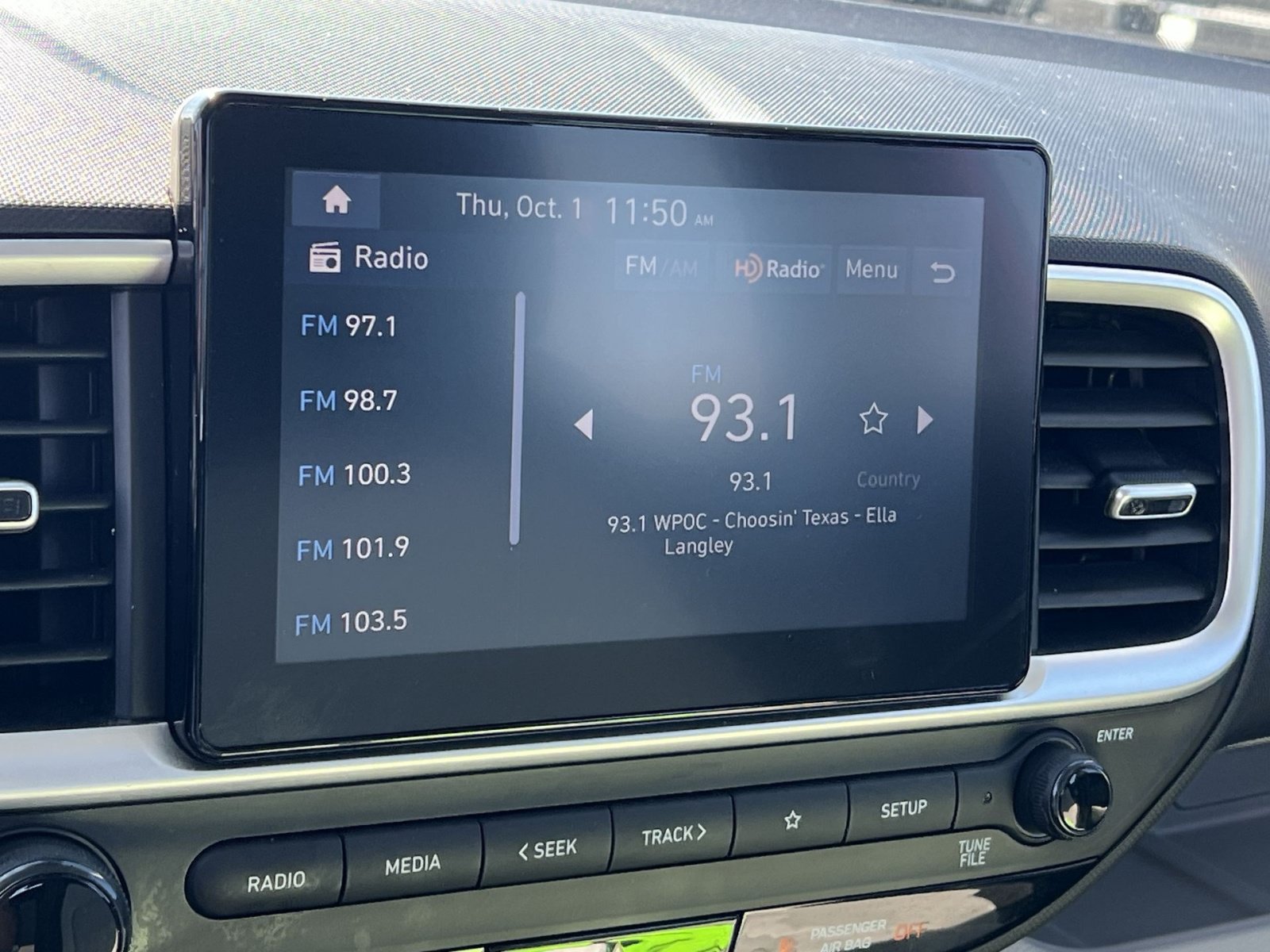 Used 2023 Hyundai Venue SEL w/ Cargo Package FWD image 18