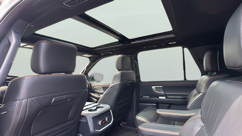 Certified 2025 Ford Expedition Tremor image 28