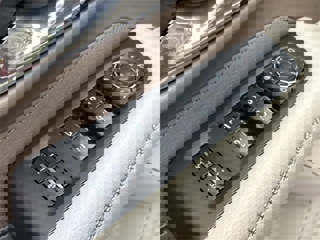 Used 2021 GMC Yukon Denali w/ Denali Premium Package image 26