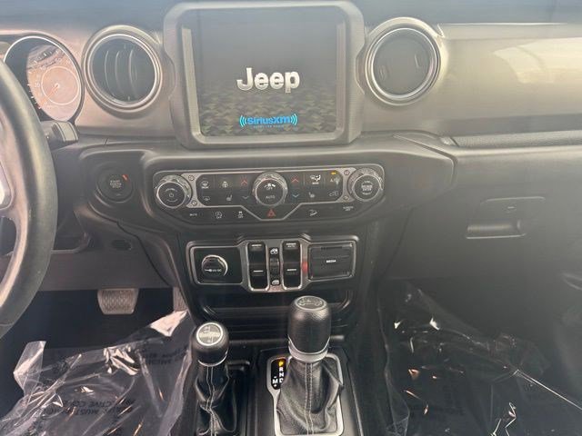 Used 2018 Jeep Wrangler Unlimited Sahara w/ Dual Top Group image 17