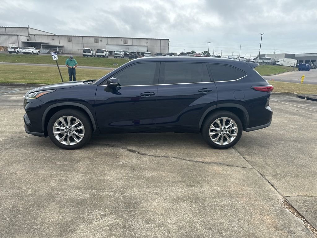 Used 2021 Toyota Highlander Limited FWD image 6