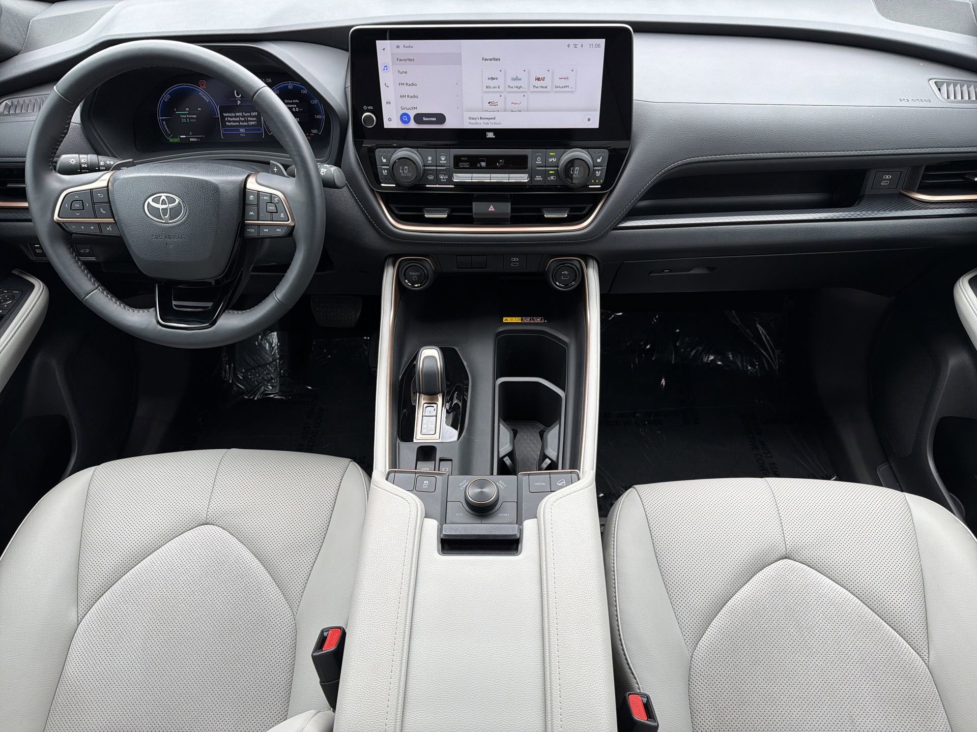 Used 2024 Toyota Grand Highlander AWD Hybrid image 2