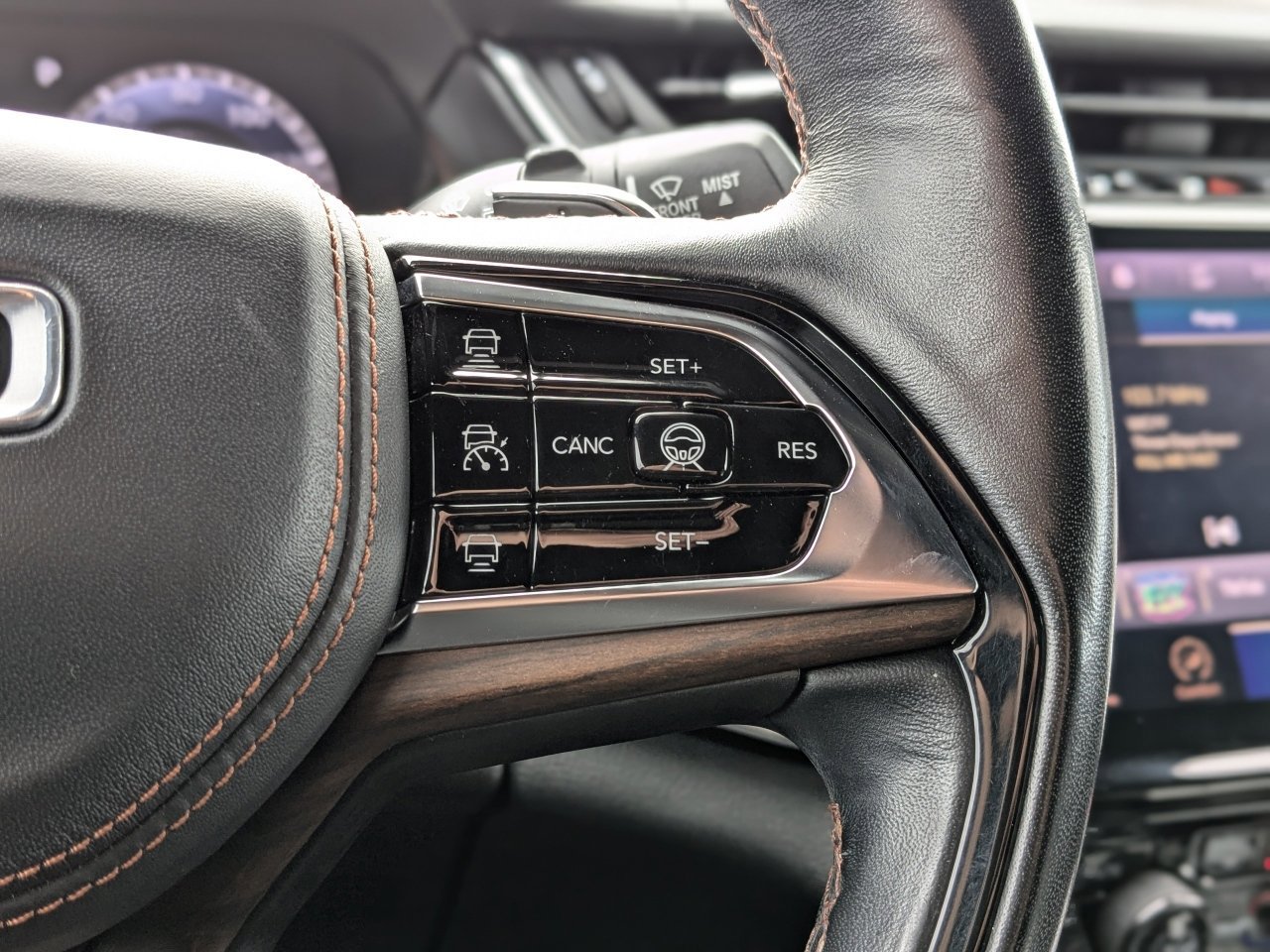 Used 2021 Jeep Grand Cherokee L Summit w/ Advanced Protech Group IV image 35