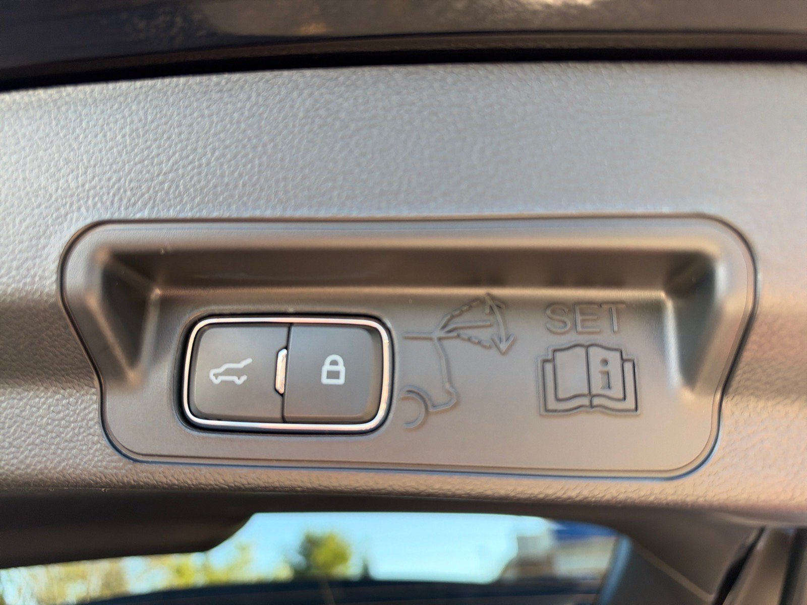 Certified 2023 Ford Explorer XLT AWD/4WD image 15
