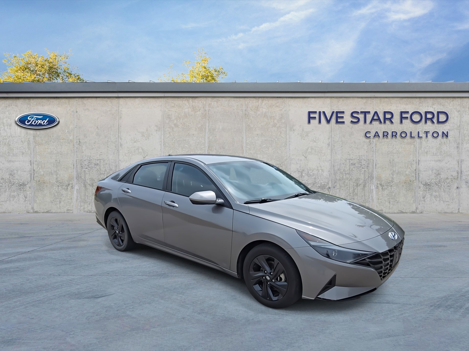 Used 2022 Hyundai Elantra SEL FWD image 2