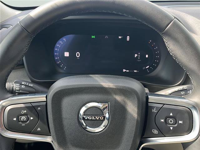 Used 2025 Volvo XC40 B5 Plus AWD/4WD image 21