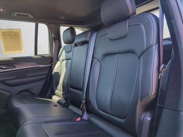 Used 2024 Jeep Grand Cherokee Limited w/ Trailer Tow Package AWD/4WD image 21