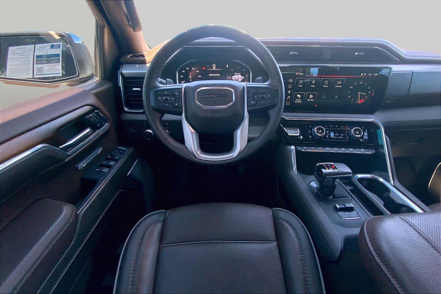 Used 2024 GMC Sierra 1500 Denali w/ Technology Package AWD/4WD image 6