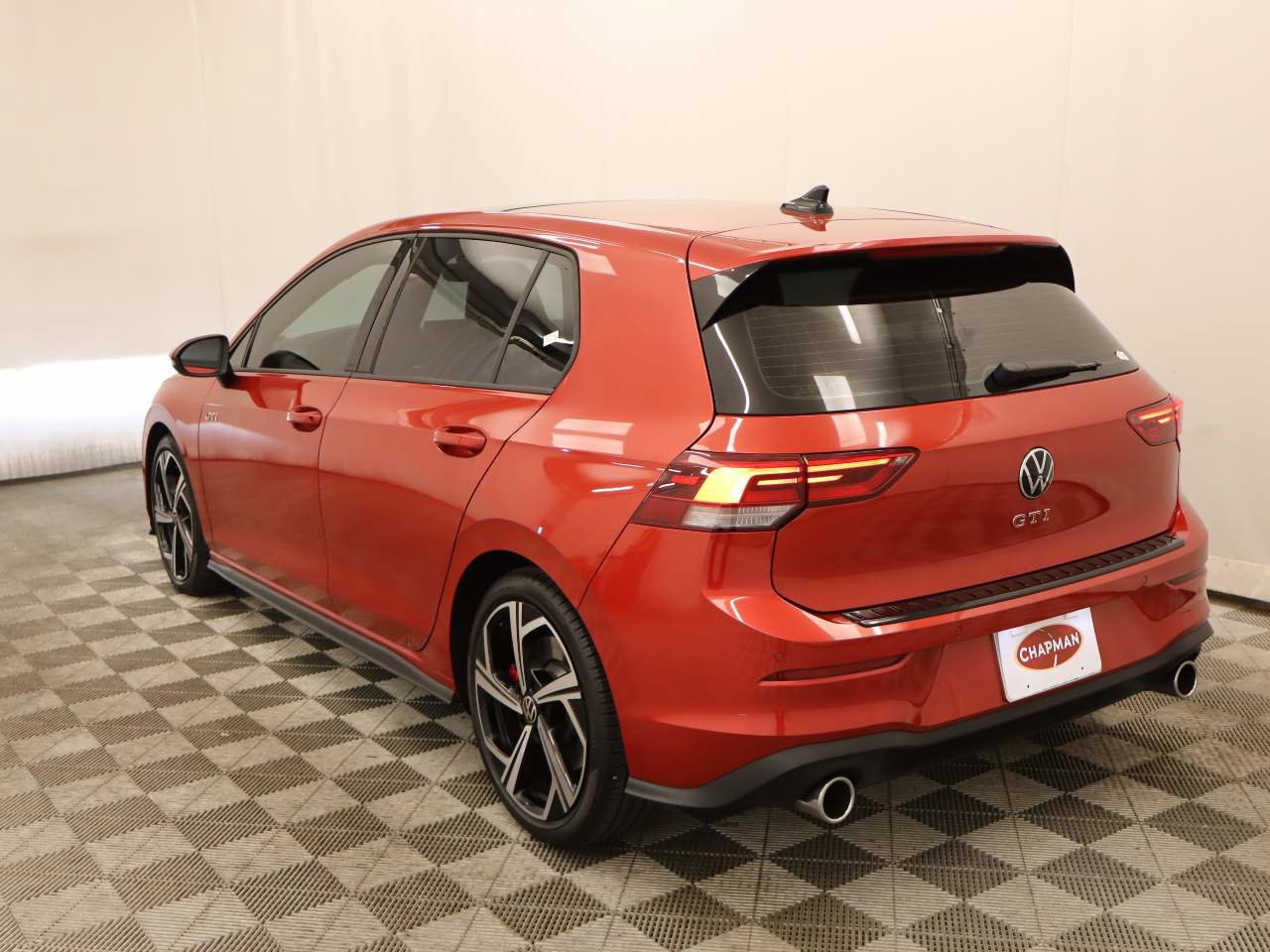 Used 2025 Volkswagen GTI SE FWD image 3